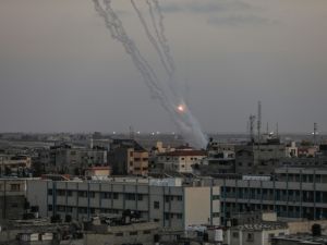  الحركة التي تحكم غزة تشترط ان يكون هناك ضامنون للاتفاق او الهدنة