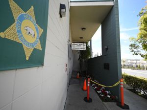 Teen fatally shoots herself in sheriff’s station with deputy’s gun. (Robyn Beck/ AFP)