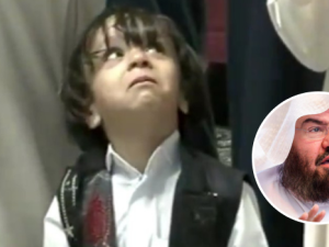 طفل يتأثر أثناء دعاء الشيخ عبد الرحمن السديس