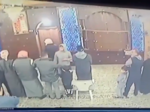 Video shocks Jordan: Man enters mosque and stabs 4 worshipers!