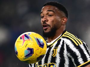 Juventus Brazilian defender Bremer controls the ball during the Italian Serie A football match Juventus vs Sassuolo on January 16, 2024 at the Allianz Stadium in Turin. (Photo by MARCO BERTORELLO / AFP)