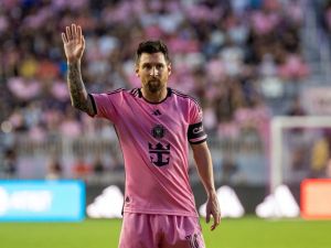 Inter Miami's Argentine forward #10 Lionel Messi waves during the MLS football match between Orlando City and Inter Miami FC at Chase Stadium in Fort Lauderdale, Florida, on March 2, 2024. (Photo by Chris ARJOON / AFP)