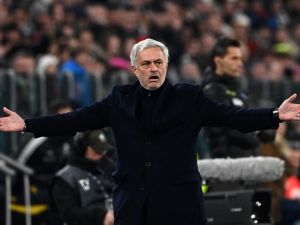 Roma's Portuguese coach Jose Mourinho reacts from the technical area during the Italian Serie A football match between Juventus and Roma at the Allianz Stadium in Turin, on December 30, 2023. (Photo by Isabella BONOTTO / AFP)