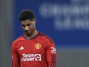 Manchester United's English striker #10 Marcus Rashford leaves the pitch after receiving the red card during the UEFA Champions League Group A football match between FC Copenhagen and Manchester United FC in Copenhagen, Denmark on November 8, 2023. (Photo by Jonathan NACKSTRAND / AFP)