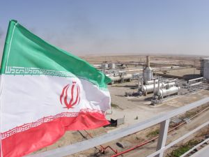 Iran oil refinery. (Shuttersock) oil refinery