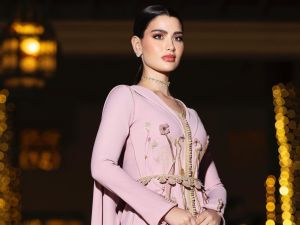 إطلالة القفطان في عيد الفطر 2024 لأناقة مثالية بأسلوب نجمات العالم العربي