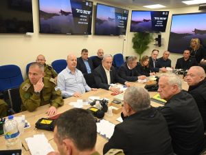  Netanyahu and the War Council 