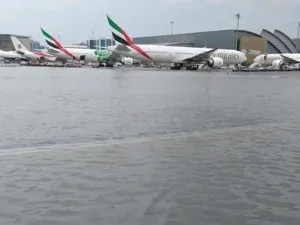 دبي مطار