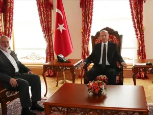 الزعيم السياسي لحماس، إسماعيل هنية، والرئيس التركي رجب طيب أردوغان