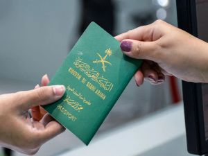 الجوازات السعودية توضح متى يمكن السفر لدول الخليج دون تصريح