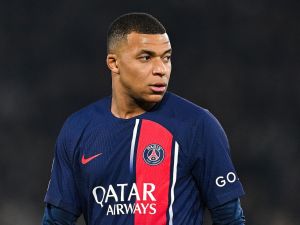 نجم الكرة الفرنسية يكشف عن مفاجأة بشأن انتقال مبابي