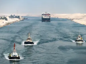 قناة السويس المصرية