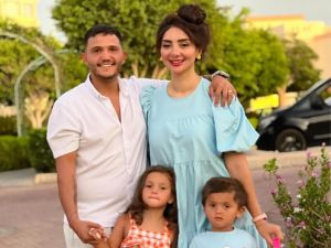 شذى الادهمي وعائلتها