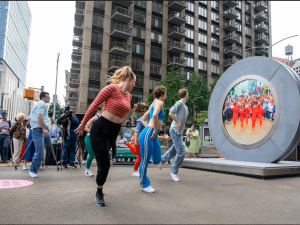 بوابة تربط بين نيويورك ودبلن بوابة تربط بين نيويورك ودبلن