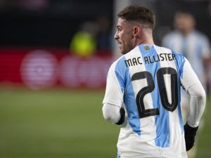 Alexis Mac Allister #20 of Argentina during the second half of the International Friendly match against El Salvador at Lincoln Financial Field on March 22, 2024 in Philadelphia, Pennsylvania. Ira L. Black/Getty Images/AFP (Photo by Ira L. Black / GETTY IMAGES NORTH AMERICA / Getty Images via AFP)