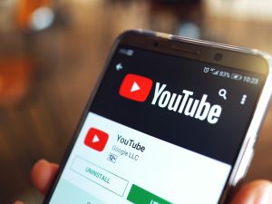 يوتيوب يقدم ميزة جديدة لمستخدميه.. إمكانية تخطي 10 ثوانٍٍٍ من الفيديو