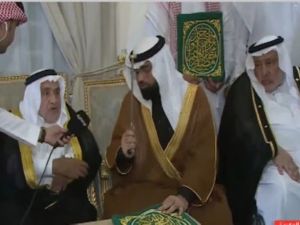 تعرف على سادن الكعبة المشرفة الجديد بعد تسلمه المفتاح