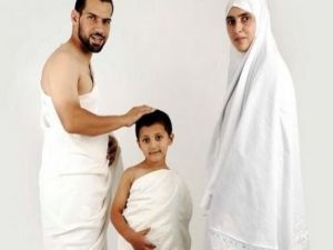 حكم الاغتسال بعد الإحرام وتغيير الملابس