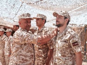 ترفيع الأمير الحسين إلى رتبة رائد