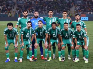 Algeria's team pose for a team photo ahead of the Africa Cup of Nations (CAN) 2024 group D football match between Mauritania and Algeria at Stade de la Paix in Bouake on January 23, 2024. (Photo by Kenzo TRIBOUILLARD / AFP)