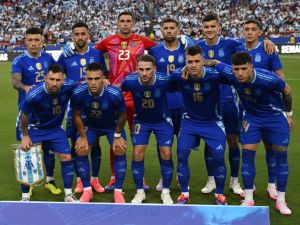 Argentina's players pose ahead of the international friendly football match between Guatemala and Argentina at Commanders Field in Greater Landover, Maryland, on June 14, 2024. (Photo by Andrew Caballero-Reynolds / AFP)