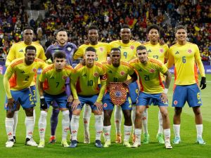 Colombia's players pose prior to the international friendly football match between Romania and Colombia at the Metropolitano stadium in Madrid on March 26, 2024. (Photo by OSCAR DEL POZO / AFP)