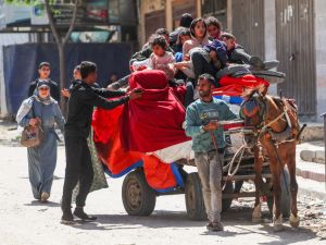 تصاعد القتال في جنوب ووسط غزة أدى إلى خسائر مدمرة في صفوف المدنيين