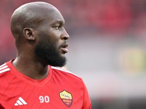 Roma's Belgian midfielder #90 Romelu Lukaku warms up ahead the UEFA Europa League semi final second leg football match between Bayer Leverkusen and ASC Roma in Leverkusen, on May 9, 2024. (Photo by Kirill KUDRYAVTSEV / AFP)