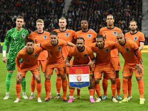 The team of the Netherlands pose for a photo ahead the friendly football match between Germany and Netherlands in Frankfurt, western Germany, on March 26, 2024. (Photo by INA FASSBENDER / AFP)