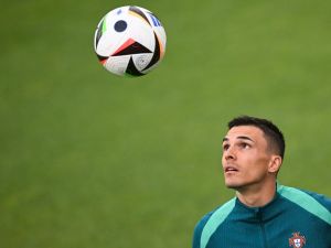 Portugal’s midfielder Joao Palhinha attends a training session at Cidade do Futebol training camp in Oeiras, outskirts of Lisbon, on June 7, 2024 on the eve of the International friendly match against Croatia ahead of the UEFA Euro 2024 football tournament in Germany. (Photo by PATRICIA DE MELO MOREIRA / AFP)