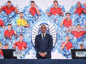 Portugal’s coach Roberto Martinez poses for a photo after a press conference to announce the Portugal’s players taking part in the UEFA Euro 2024 football tournament during a press conference at Cidade do Futebol training camp in Oeiras, outskirts of Lisbon, on May 21, 2024. Cristiano Ronaldo is included in Roberto Martinez’s 26-member squad for the EURO 2024, Martinez announced on May 21, 2024. (Photo by PATRICIA DE MELO MOREIRA / AFP)