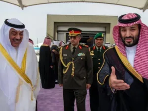 ولي العهد السعودي يستقبل الشيخ صباح خالد الحمد الصباح