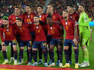 Team Spain pose before the UEFA Euro 2024 group A qualifying football match between Spain and Georgia at the Jose Zorrilla stadium in Valladolid on November 19, 2023. (Photo by CESAR MANSO / AFP)