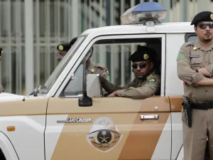 السعودية - ضبط مخالفين