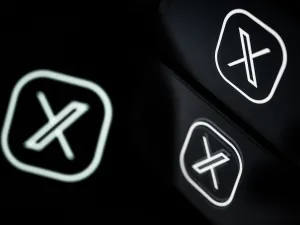 X platform: recent glitch reveals hidden likes