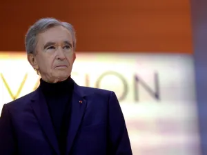Bernard Arnault, the wolf in the cashmere coat, dominates Paris 2024 Olympics
