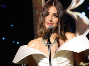 نور عريضة بفستان مجسم في بياف 2024 وجمالها يخطف الأنظار