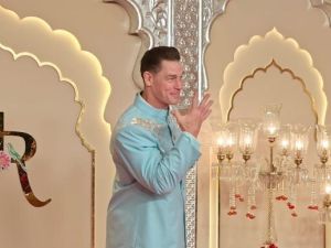 جون سينا في زفاف أنانت أمباني