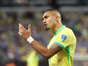 Raphinha of Brazil reacts during the CONMEBOL Copa America 2024 quarterfinal match between Uruguay and Brazil at Allegiant Stadium on July 06, 2024 in Las Vegas, Nevada. Ian Maule/Getty Images/AFP (Photo by Ian Maule / GETTY IMAGES NORTH AMERICA / Getty Images via AFP)