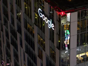 AI raises Google's carbon emissions 50%, stalling 2030 green plan