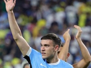 Manuel Ugarte of Uruguay celebrates after winning the CONMEBOL Copa America 2024 quarterfinal match between Uruguay and Brazil at Allegiant Stadium on July 06, 2024 in Las Vegas, Nevada. Ethan Miller/Getty Images/AFP (Photo by Ethan Miller / GETTY IMAGES NORTH AMERICA / Getty Images via AFP)