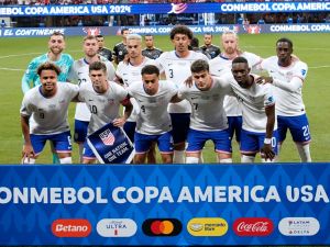 USA's players pose for photos ahead of the Conmebol 2024 Copa America tournament group C football match between Panama and USA at Mercedes Benz Stadium in Atlanta, Georgia, on June 27, 2024. (Photo by EDUARDO MUNOZ / AFP)