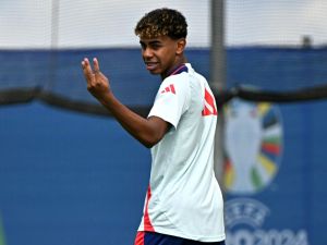 Spain's forward #19 Lamine Yamal takes part in a training session at the team's base camp in Donaueschingen, on July 11, 2024, during the UEFA Euro 2024 championship. (Photo by JAVIER SORIANO / AFP)