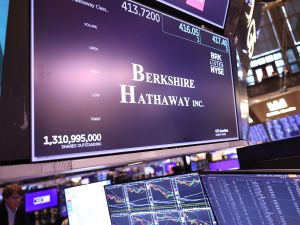 Berkshire Hathaway becomes first non-tech company to hit $1Tn