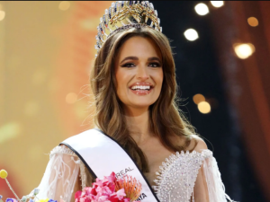 ملكة جمال إفريقيا ميا لوروكس