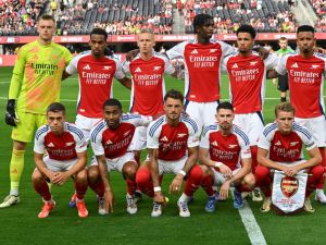 Arsenal FC's players pose ahead of the pre-season club friendly football match between Manchester United FC and Arsenal FC at SoFi Stadium in Inglewood, California on July 27, 2024. (Photo by Patrick T. Fallon / AFP)