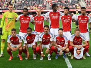 Arsenal FC's players pose ahead of the pre-season club friendly football match between Manchester United FC and Arsenal FC at SoFi Stadium in Inglewood, California on July 27, 2024. (Photo by Patrick T. Fallon / AFP)