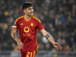 Roma's Argentine forward #21 Paulo Dybala reacts during the UEFA Europa League semi final first leg football match between AS Roma and Bayer Leverkusen at the Olympic stadium on May 2, 2024 in Rome. (Photo by Filippo MONTEFORTE / AFP)