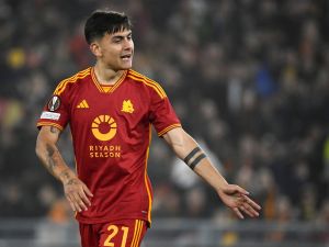 Roma's Argentine forward #21 Paulo Dybala reacts during the UEFA Europa League semi final first leg football match between AS Roma and Bayer Leverkusen at the Olympic stadium on May 2, 2024 in Rome. (Photo by Filippo MONTEFORTE / AFP)