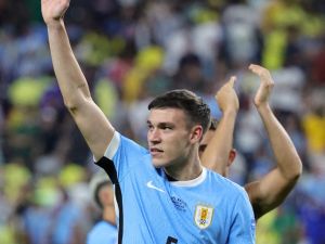 Manuel Ugarte of Uruguay celebrates after winning the CONMEBOL Copa America 2024 quarterfinal match between Uruguay and Brazil at Allegiant Stadium on July 06, 2024 in Las Vegas, Nevada. Ethan Miller/Getty Images/AFP (Photo by Ethan Miller / GETTY IMAGES NORTH AMERICA / Getty Images via AFP)